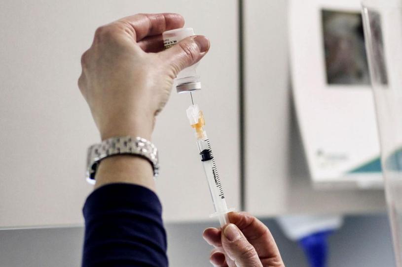 卑诗已有接近77%成年人接种至少一剂疫苗。星报