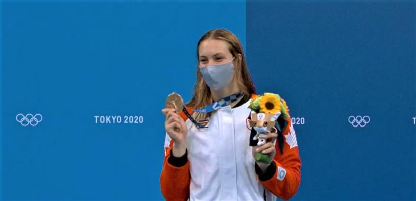 本国代表奥莱克夏克获女子200米自由泳决赛铜牌。CBC
