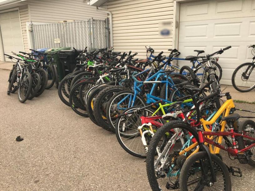 温市警方最近起获总价值约4.5万元的失窃自行车。警方资料图片
