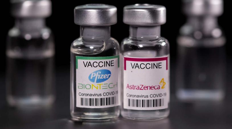 不少國家正考慮採用「溝針」做法或補打mRNA疫苗作為中國製疫苗的「加強劑」。CBC