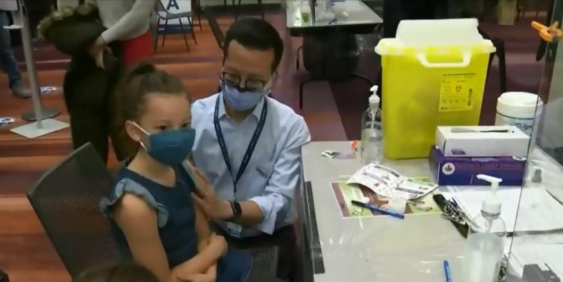 亚省家长可为5至11岁儿童预约接种新冠疫苗。