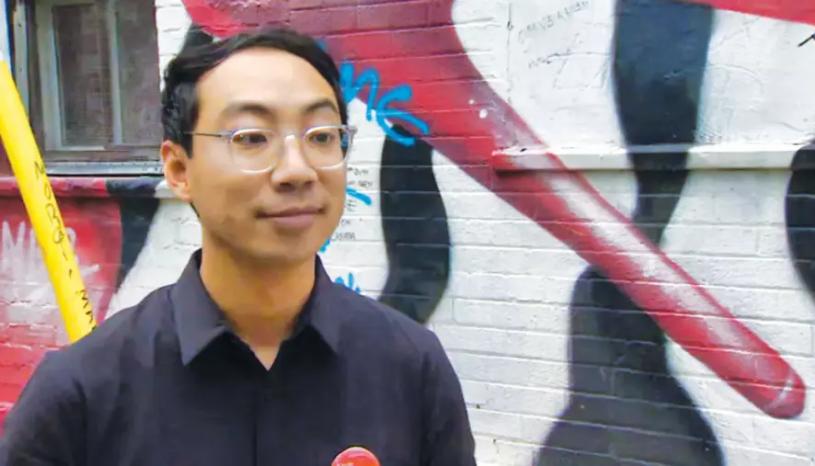 王启荣在2019年被控性侵犯，联邦自由党今年9月大选前宣布，他不再是代表该党的候选人。 CBC