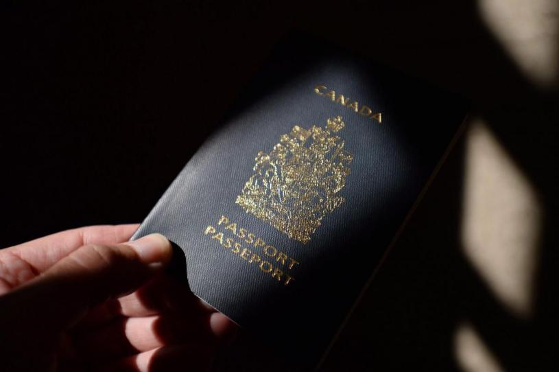 联邦政府进一步简化更换护照的程序。星报资料图片
