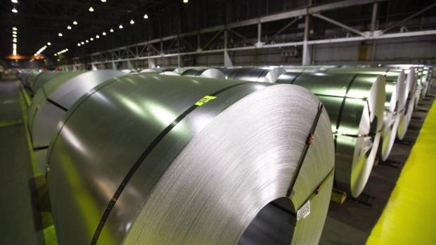 图为安省咸美顿钢铁厂Stelco生产的涂层钢卷。加通社资料图