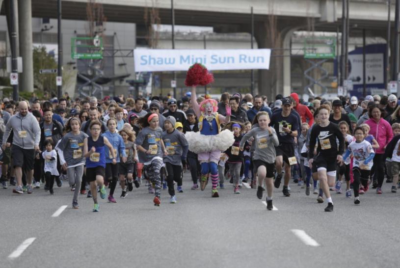 事隔兩年，溫哥華太陽長跑（Vancouver Sun Run）終於周日（24日）重新以實地形式舉行。主辦方網站