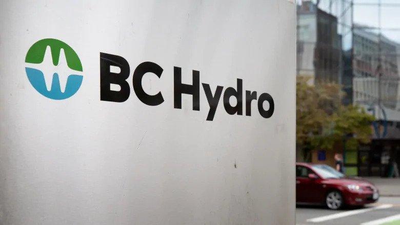 卑诗水电公司（（BC Hydro））早前强制44名拒打疫苗的员工无薪离职，有关员工其后向申诉并要求撤销公司决定。CBC资料图片
