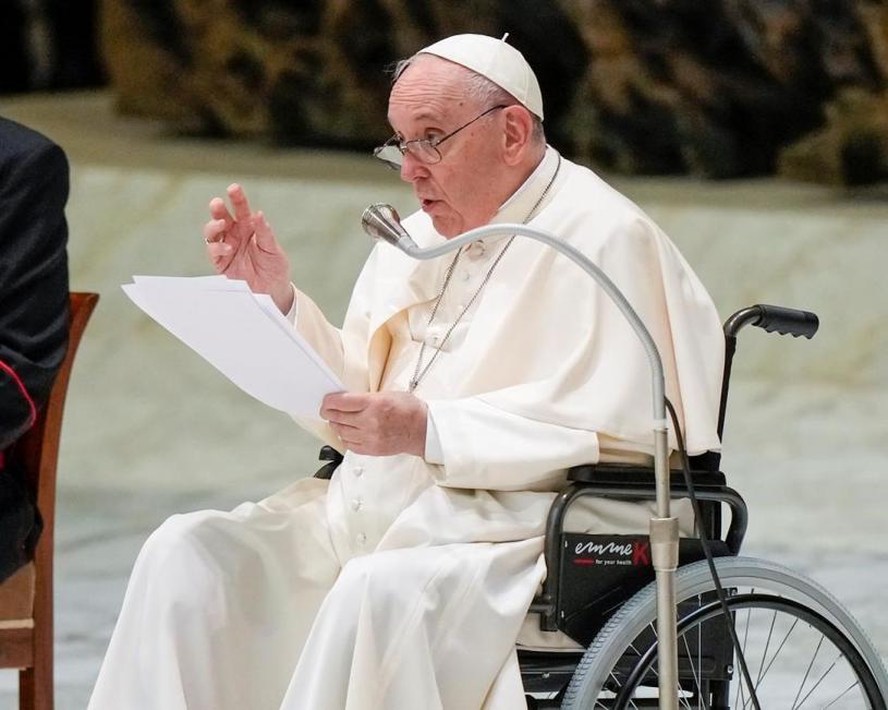 教宗方濟各最近曾要輪椅代步。加通社資料圖片