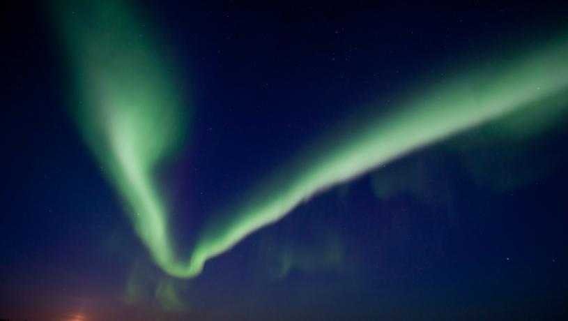 西北地區黃刀城2012年3月 8日北極光奇景。（加通社圖片）