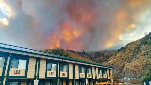 兩宗大型山火合共造成逾1.27億元的損失。GlobalNews