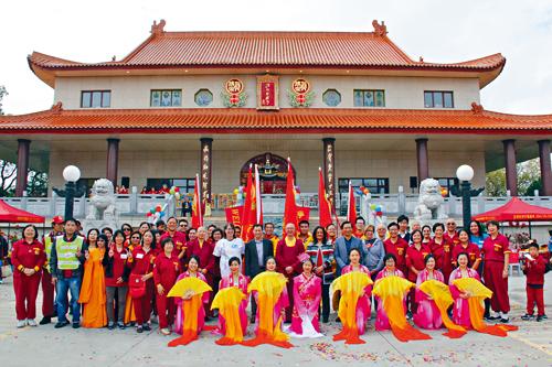 多伦多净印雷藏寺庆祝五周年志庆举办游艺会活动。