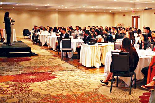 加中专业会计师协会日前举行第九届年会。