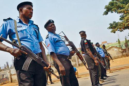 尼日利亚警方成功救出四被绑游客。Global电视图片