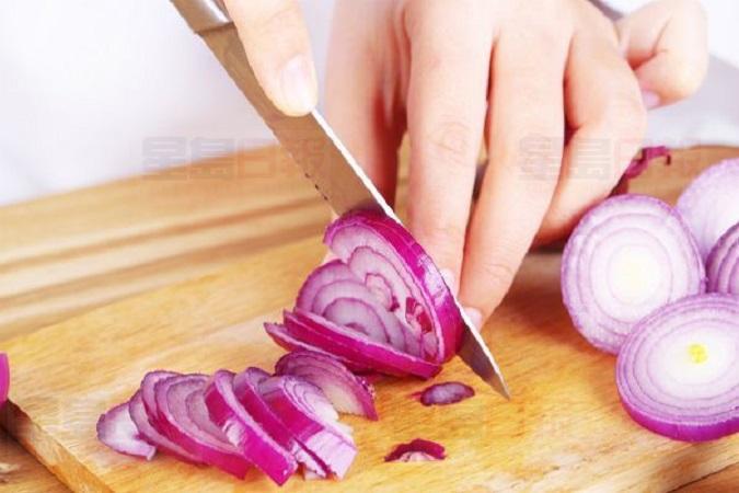 【健康Talk】紫洋葱功效多抗炎抗氧化都得 点煮法先最好？