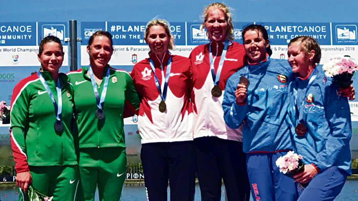 ■加划艇雙嬌文森特(左三)和拉普安特(左四)，在世錦賽C2 500米項目衛冕冠軍。 
Twitter 