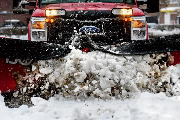 ■緬尼吐巴大學學生開發出類似網約車的「Uber剷雪服務」，首次亮相反響熱烈。美聯社資料圖