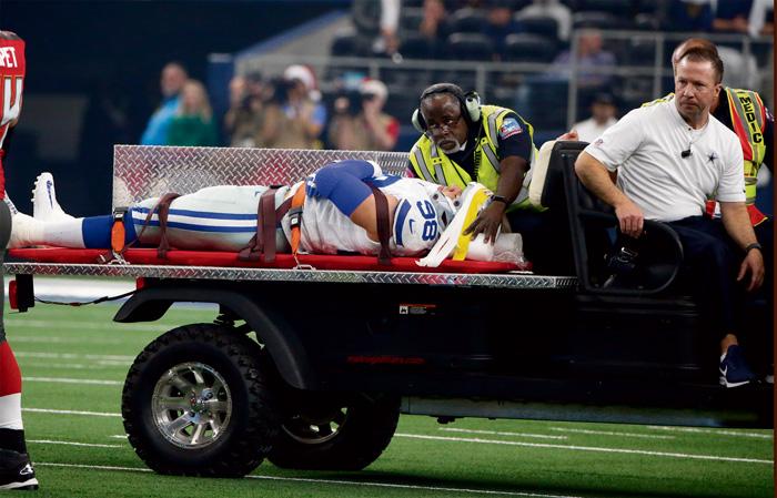 NFL牛仔克劳福德颈伤入院