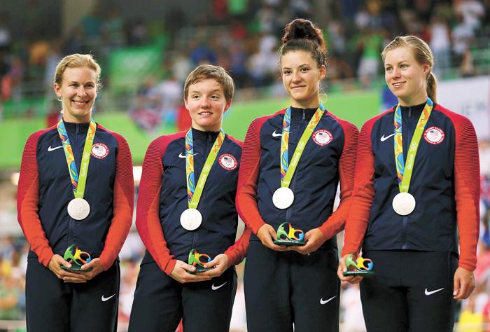 凱特琳（左2）曾在里約奧運獲得銀牌。路透社
