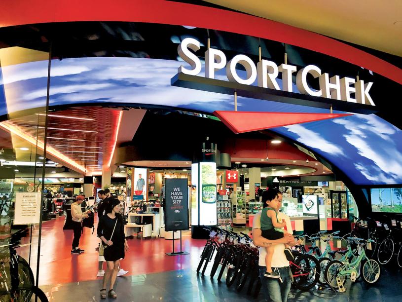 ■鐵道鎮商場SportChek的猛龍隊產品，已銷售一空。