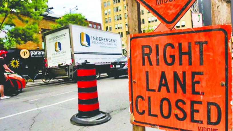 因進行更換總水管工程，列治文西街將縮減車道。CBC
