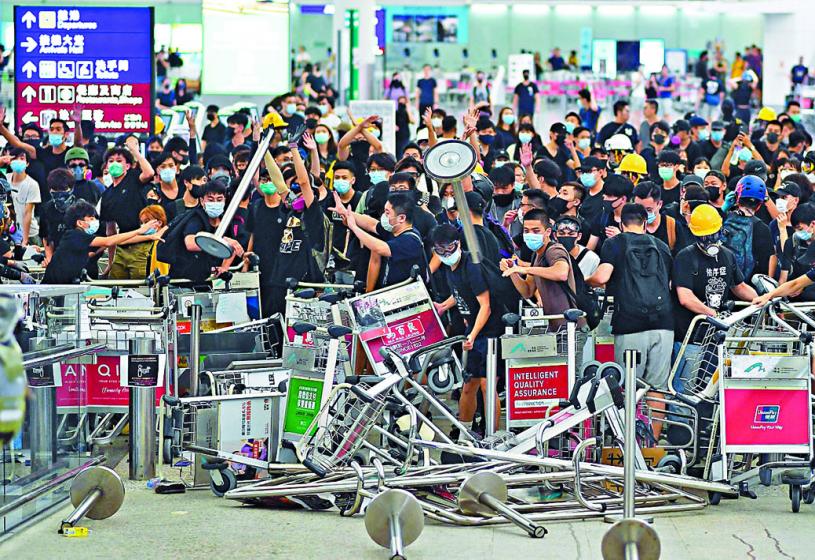 香港機場被集會人士癱瘓後，日本也對港發一級危險提醒