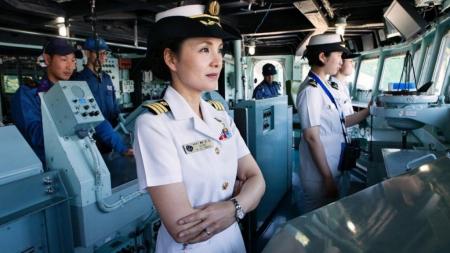 日本單親媽媽成首位宙斯盾艦女艦長