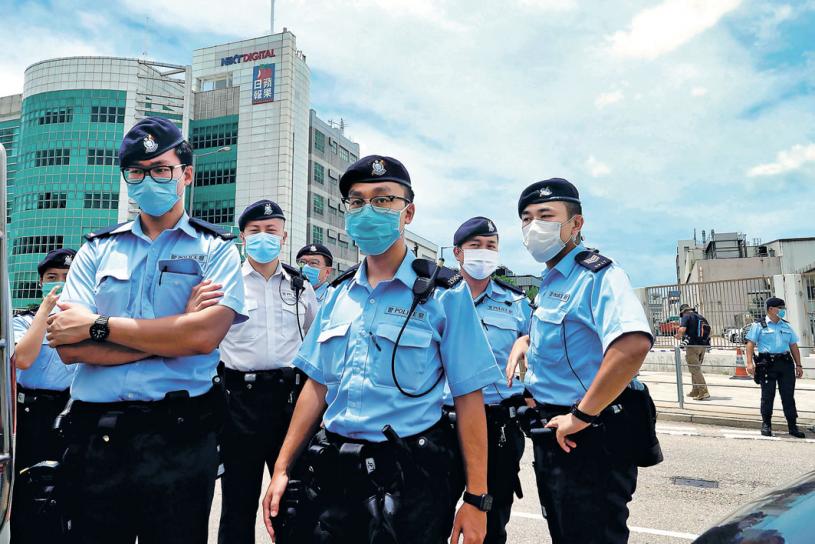 ■警员封锁壹传媒大楼对开街道。美联社