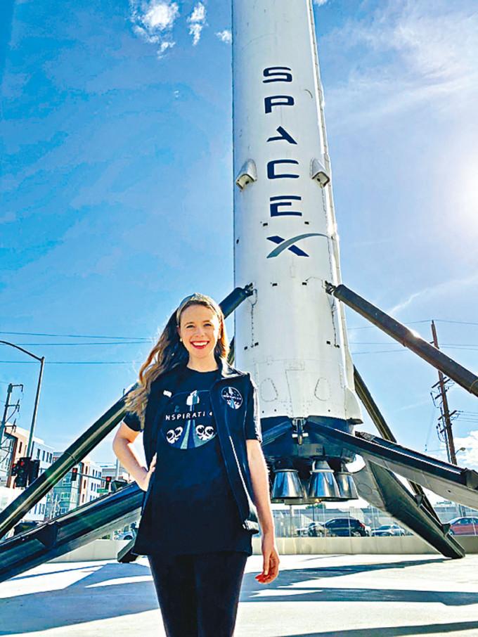 平民太空人阿西諾，今年二月攝於SpaceX的加州總部。