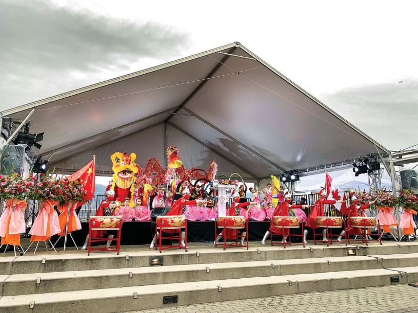 ■第三屆中國文化藝術節，在溫哥華市火炬奧運廣場舉行。
