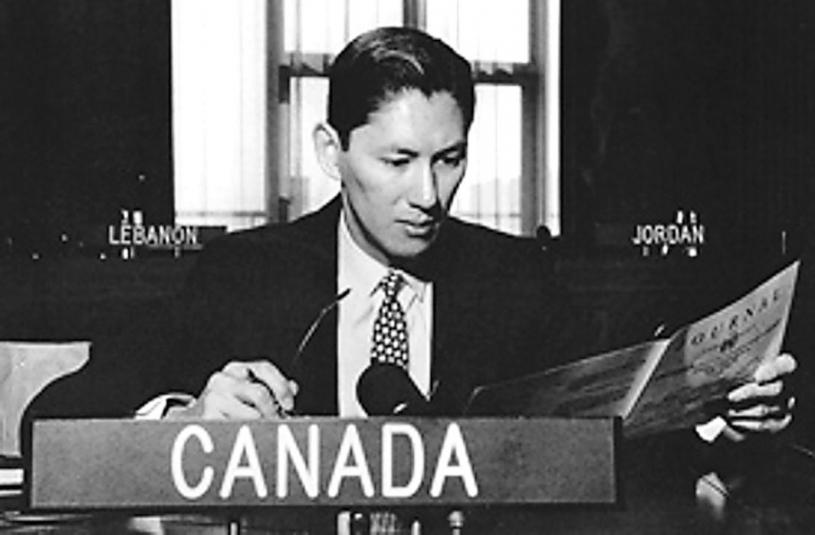 郑天华是加拿大驻联合国代表团首个华裔代表。