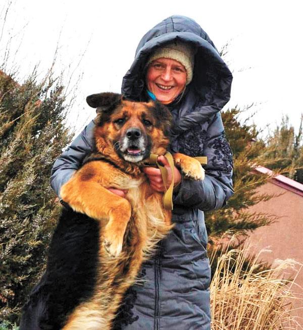 烏克蘭女子Sasha是一名長期從事動物保護的熱心志工。網上圖片