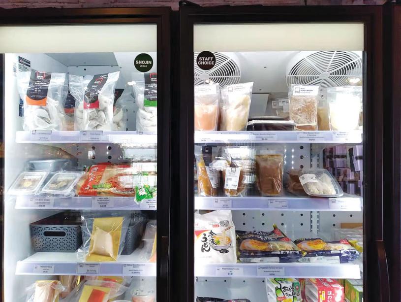 ■日本商店也開始推廣冷凍食品，林芳時常光顧。 受訪者提供