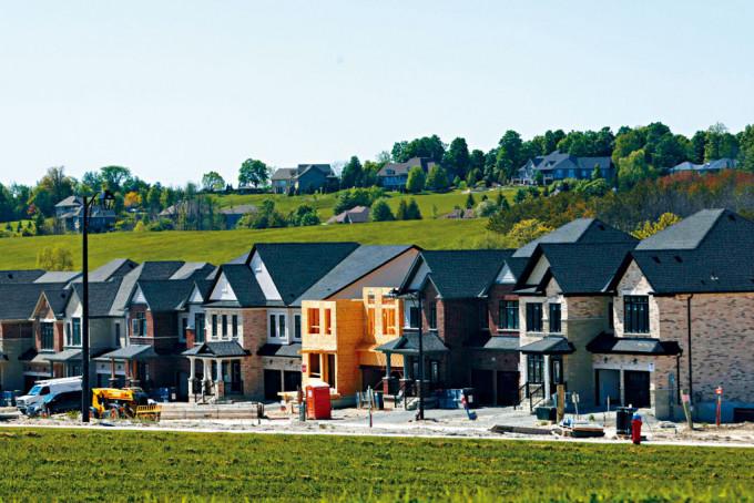 大多伦多安省“绿带”土地边缘的住宅发展项目。

