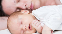 調查發現：嬰兒窒息與毛毯及父母同睡有莫大關係
