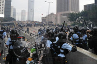 【6‧12 图辑】警射橡胶弹催泪弹驱散示威者 至少72人伤