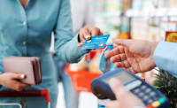 可将“刷卡”费转嫁消费者 使用信用卡付费开支料增