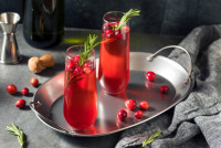 女士饮红莓汁可防尿道炎癌症 红莓汁集4大养生功效