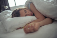 日睡8小时不是最健康？30万人研究证：东亚人睡够此时间 死亡率最低