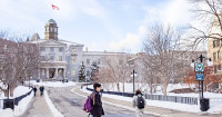 麦吉尔大学宣布冻招新人  因应对外省涨学费生源减少困境