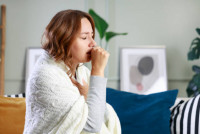 哮喘成因｜溫差大/做運動也易致哮喘狂咳 專家列10大成因 教冬天防發作方法