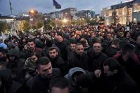科索沃示威者围国会触发警民冲突