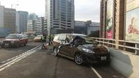西九龙走廊罕见车祸　七人车司机遭飞入石块击毙