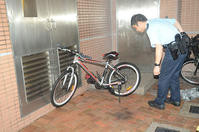 沙田两男涉偷自行车　一人被捕