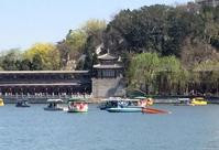 北京北海公园突刮龙卷风吹翻游船　两游客落水无恙