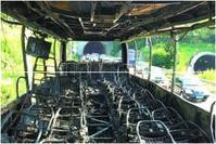 疑炎夏引擎過熱　河源巴士自焚燒剩架無人傷