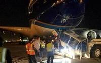 洛杉矶机场南航客机与拖车相撞　幸无人伤