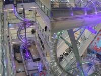 重庆商场高空滑梯　12秒极速落3层无人试