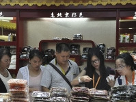 雲南副省長參團旅遊　被「人盯人」強制購物