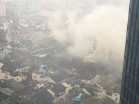 上海豫园旧式住宅起火　13消防车出动扑救
