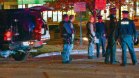 警不排除 二人争执 酿命案  快餐店外中多刀 两男一死一重伤