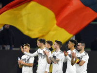 德国“换血”未见效 主场逼和塞尔维亚